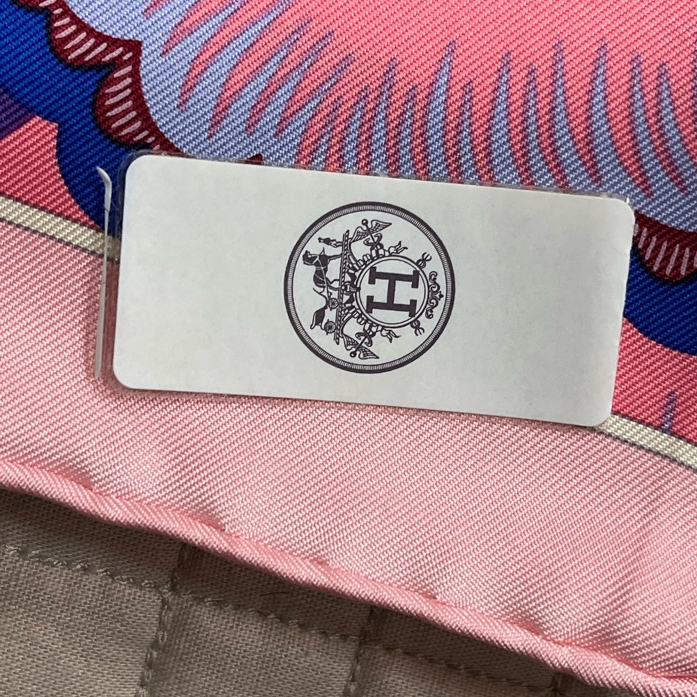 Hermes silk 90x90 scarf - Picture 7 of 9